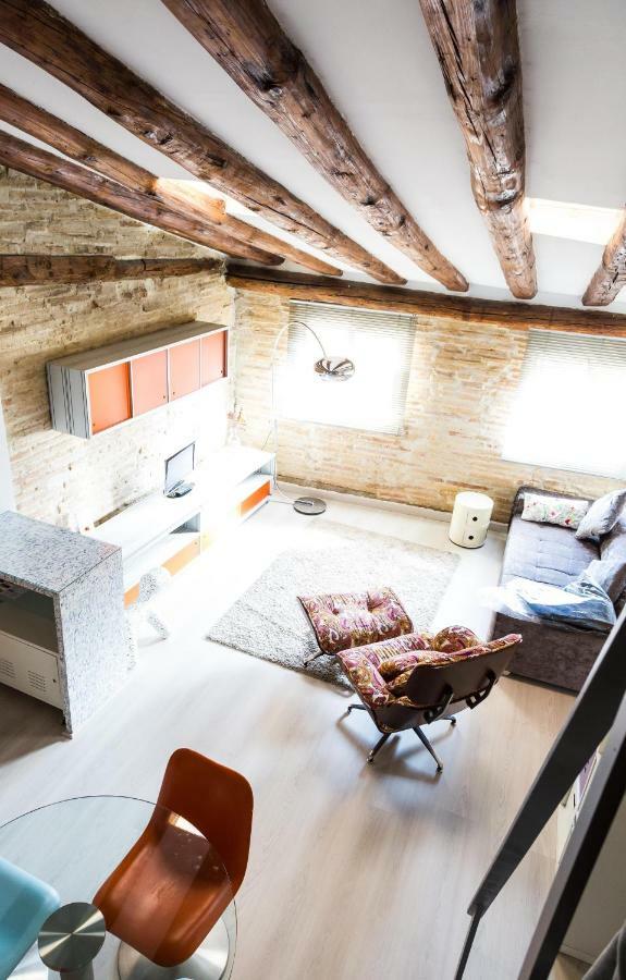 Fantastica Buhardilla Pz. Pilar Apartment Zaragoza Bagian luar foto