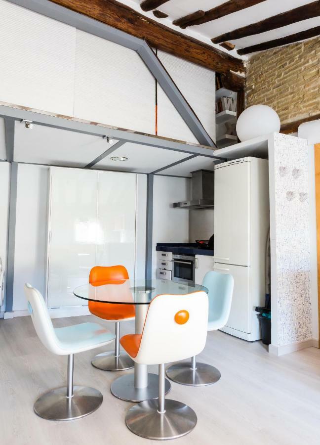 Fantastica Buhardilla Pz. Pilar Apartment Zaragoza Bagian luar foto