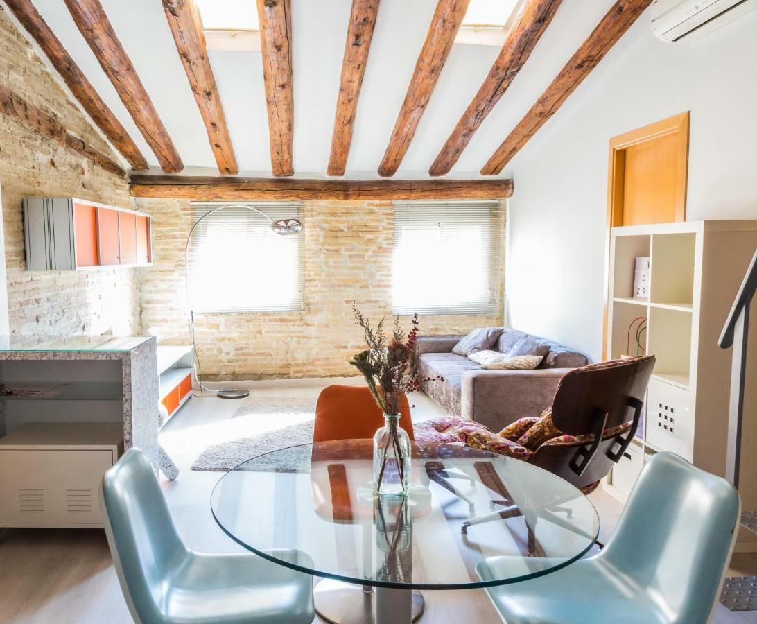 Fantastica Buhardilla Pz. Pilar Apartment Zaragoza Bagian luar foto